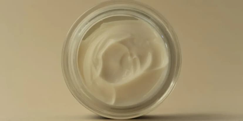Otwarty sloiczek maski nawiżającej Multi-purpose Rich Mask od Nudmuses